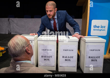 Assemblée générale d'urgence de l'UKIP de décider si les membres du parti seront de nouveau Henry Bolton en tant que chef de parti ou d'approuver le vote de défiance du Conseil exécutif national. Avec : Atmosphère, voir Où : Birmingham, England, United Kingdom Quand : 17 Feb 2018 Credit : Wheatley/WENN Banque D'Images