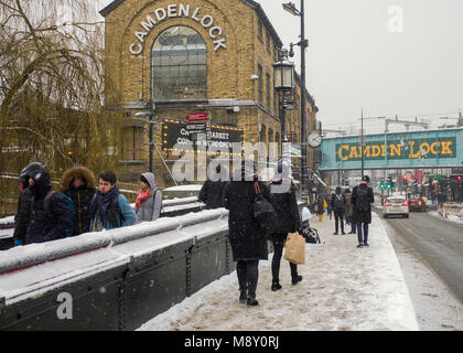 Camden Lock dans la neige. Neige neigeuse à Camden Londres Banque D'Images