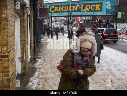 Camden Lock dans la neige. Neige neigeuse à Camden Londres Banque D'Images