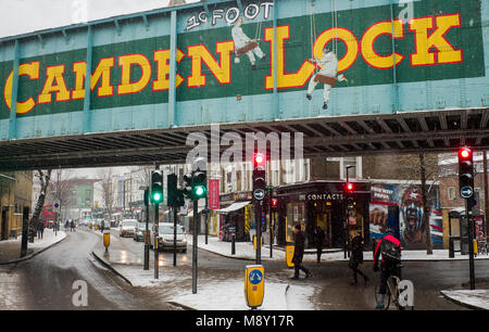 Camden Lock dans la neige. Neige neigeuse à Camden Londres Banque D'Images