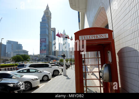 Dubaï, Émirats arabes unis - 19 novembre : Le téléphone fort est à proximité de Sheikh Zayed Road le 19 novembre, 2017 Banque D'Images