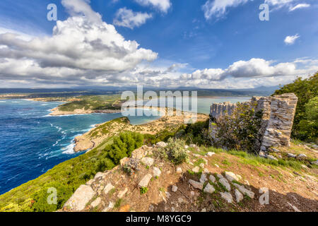 Vue panoramique vue aérienne de la plage de Voidokilia, une des plus belles plages de l'Europe méditerranéenne, le lagon de Voidokilia vu de Navarin château r Banque D'Images