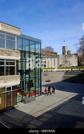 Le carré, UEA, Norwich, Norfolk, Angleterre Banque D'Images