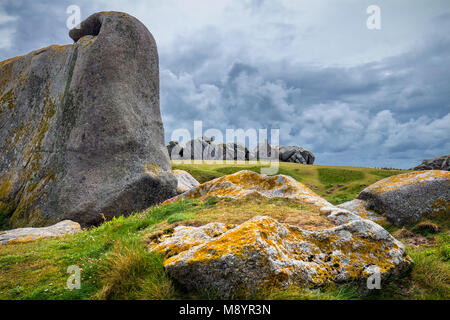 Maison entre les rochers à Meneham Kerlouan, village, Finistère, Bretagne (Bretagne), France Banque D'Images