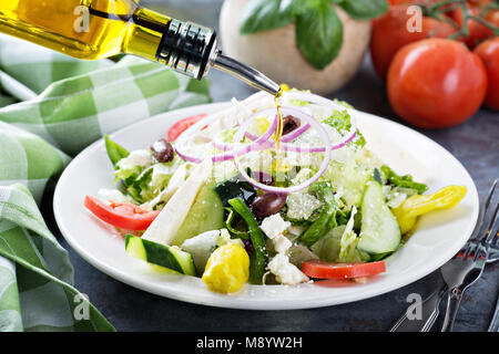 Salade maison avec fromage feta Banque D'Images