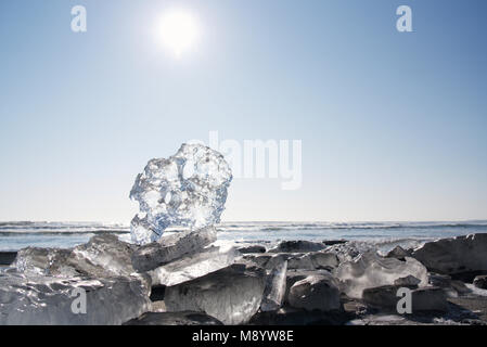 Frozen Ice (Glace) de bijoux sur le rivage de la rivière Tokachi à Otsu côte à Toyokoro, Hokkaido, Japon, en hiver Banque D'Images