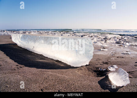 Frozen Ice (Glace) de bijoux sur le rivage de la rivière Tokachi à Otsu côte à Toyokoro, Hokkaido, Japon, en hiver Banque D'Images