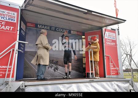 , Aintree Liverpool, Royaume-Uni. 10 mars 2018. Podium à l'Eddie's Soen Memoria la race. Banque D'Images