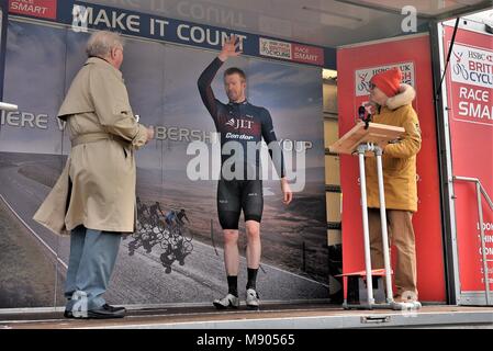 , Aintree Liverpool, Royaume-Uni. 10 mars 2018. Podium à l'Eddie's Soen Memoria la race. Banque D'Images