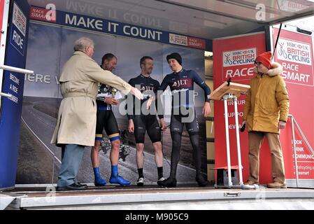 , Aintree Liverpool, Royaume-Uni. 10 mars 2018. Podium à l'Eddie's Soen Memoria la race. Banque D'Images