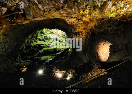 Algar do Carvão, une grotte volcanique à Terceira, Açores, Portugal Banque D'Images