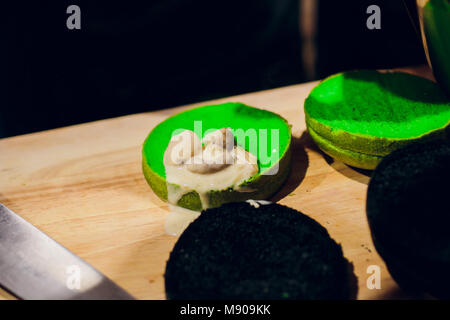 Burger, sandwich ouvert avec hamburger, sandwich alimentaire champignons Banque D'Images