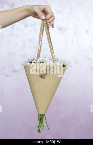 Fleurs en papier beige pack Banque D'Images