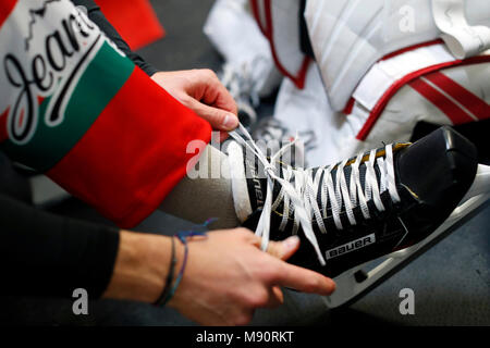 Le hockey sur glace. Vestiaire. Patin à glace. Banque D'Images