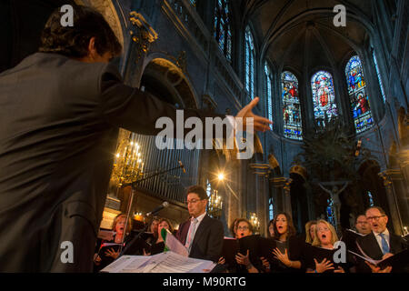 Nuit SacrÃ©e en l'Ã©glise Saint-Merry. Chorale juive. Banque D'Images