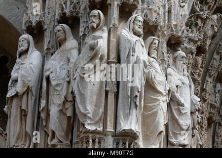 Cathédrale Notre-Dame, Rouen, France. Des statues. Banque D'Images