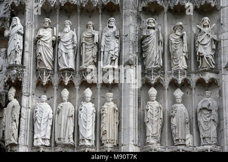 Cathédrale Notre-Dame, Rouen, France. Faade statues. Banque D'Images