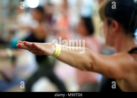 Chamonix Yoga Festival. Cours de yoga. La France. Banque D'Images