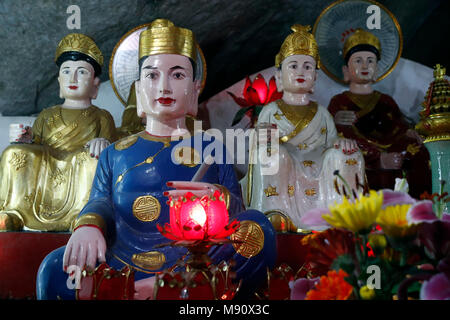 Grotte Tam Thanh. Thien Thanh pagode taoïste. Les divinités taoïstes. Lang Son. Le Vietnam. Banque D'Images