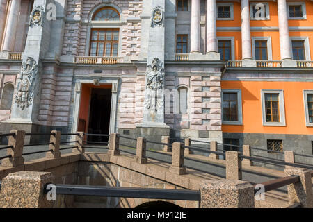 La Russie, Saint-pétersbourg - août 18, 2017 : Avis de la Saint Michael's Castle (château Mikhailovsky ou Château des ingénieurs) Banque D'Images