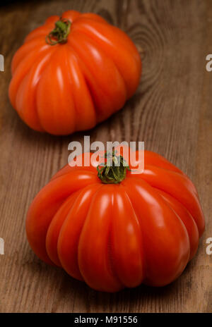 Les tomates Coeur de boeuf, l'cœur Banque D'Images