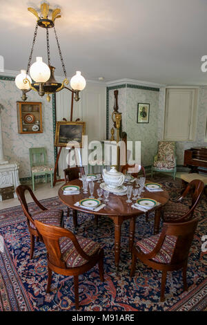 Le français du 19ème siècle la maison de l'écrivain Chateaubriand à ChÃ¢tenay-Malabry, France. Salle à manger avec mobilier Empire. Banque D'Images