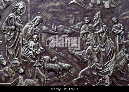 Cathédrale Saint Joseph (Nha Tho Lon). Nativité. L'Adoration de l'Enfant Jésus par les mages ou Rois Mages. Hanoi. Le Vietnam. Banque D'Images