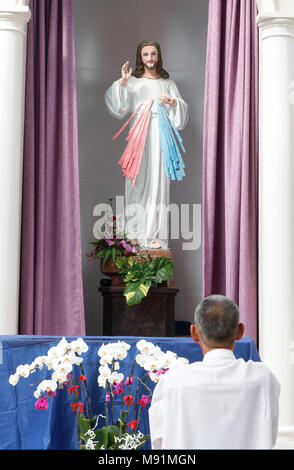 Église du Sacré-Cœur de Jésus ( Nha Tho Tan Dinh ). Jésus Miséricordieux, J'ai confiance en vous. Ho Chi Minh Ville. Le Vietnam. Banque D'Images