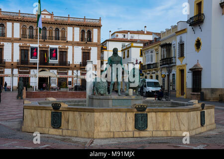 Ronda, Espagne. 19 janvier, 2018. Avis de Socorro place (Plaza del Socorro) et Fontaine de Hercules Banque D'Images