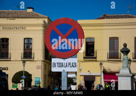 Ronda, Espagne. 19 janvier, 2018. No parking sign à Place d'Espagne Banque D'Images