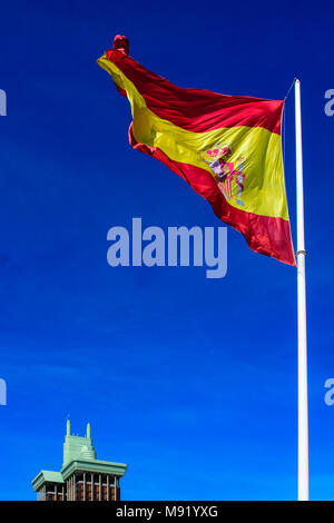 Madrid, Espagne. Mar 21, 2018. Cérémonie de lever du drapeau. Est célébrée le troisième mercredi de chaque mois. La cérémonie est effectuée par la Garde Civile Crédit : F. J. Carneros/Alamy Live News Banque D'Images