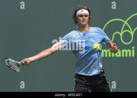 Miami, FL, USA. Mar 21, 2018. Miami, FL - Mars 21 : Alexander Zverev (GER) pratiquant à l'Open de Miami 2017 tenue au Centre de tennis à Crandon Park. Crédit : Andrew Patron/Zuma Wire Crédit : Andrew Patron/ZUMA/Alamy Fil Live News Banque D'Images