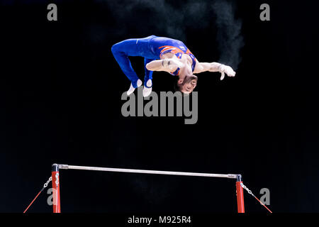 Birmingham, UK. 21 mars, 2018. James Hall (GBR) est en concurrence sur la barre horizontale pendant la Coupe du Monde de Gymnastique FIG 2018 Arena à Birmingham le mercredi, 21 mars 2018. Birmingham England. Credit : Taka Wu/Alamy Live News Banque D'Images