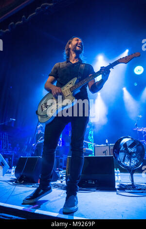 Dublin, Irlande. Mar 21, 2018. Grant Nicholas du groupe de rock gallois Feeder joue dans l'Olympia Theatre de Dublin. Crédit : Ben Ryan/SOPA Images/ZUMA/Alamy Fil Live News Banque D'Images