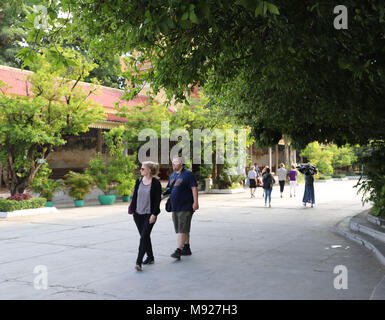 Phnom Penh, Cambodge, Chine. Mar 22, 2018. Phnom Penh, Cambodge 22 Mars 2018 : le Palais Royal à Phnom Penh, Cambodge, est un complexe de bâtiments qui sert de résidence royale du roi du Cambodge. Son nom complet en langue khmère est Preah Barum Reachea Veang Chaktomuk Serei Mongkol. Les rois du Cambodge ont occupé depuis qu'il a été construit dans les années 1860, avec une période d'absence lorsque le pays est entré dans la tourmente pendant et après le règne des Khmers rouges. Crédit : SIPA Asie/ZUMA/Alamy Fil Live News Banque D'Images