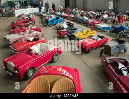 Bicester, UK. 21 mars, 2018. La vente de voitures classiques à prix abordable de la Jaguar Land Rover 'Collection'. Organisé par Brightwells à Bicester Bicester Oxfordshire Patrimoine UK 21/03/2018 Credit : Cabanel/Alamy Live News Banque D'Images