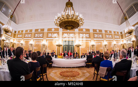 Den Haag, Pays-Bas. Mar 20, 2018. Le roi Willem-Alexander et La Reine Máxima des Pays-Bas, le Roi Abdullah II Bin Al Hussein et La Reine Rania Al Abdullah de Jordanie au Palais Noordeinde à La Haye, le 20 mars 2018, à l'occasion du diner Crédit : Albert Nieboer/Pays-Bas/Point de vue Out -AUCUN SERVICE DE FIL- Crédit : Albert Nieboer/RoyalPress/dpa/Alamy Live News Banque D'Images