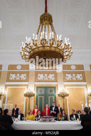 Den Haag, Pays-Bas. Mar 20, 2018. Le roi Willem-Alexander et La Reine Máxima des Pays-Bas, le Roi Abdullah II Bin Al Hussein et La Reine Rania Al Abdullah de Jordanie au Palais Noordeinde à La Haye, le 20 mars 2018, à l'occasion du diner Crédit : Albert Nieboer/Pays-Bas/Point de vue Out -AUCUN SERVICE DE FIL- Crédit : Albert Nieboer/RoyalPress/dpa/Alamy Live News Banque D'Images