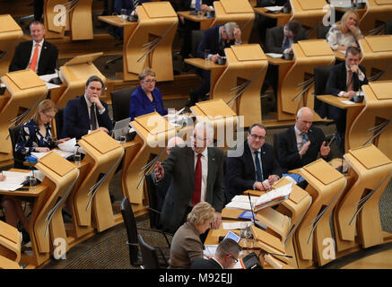 Brexit ministre écossais Michael Russell s'exprimant lors d'une loi du gouvernement écossais Brexit vote final au Parlement écossais à Édimbourg. Banque D'Images