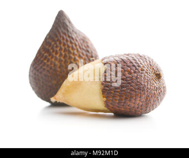 Salak Salacca zalacca, fruits, fruits de serpent isolé sur le fond blanc. Banque D'Images