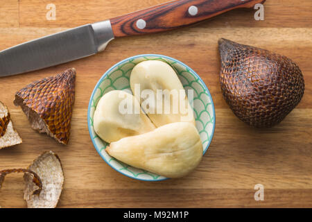 Salak Salacca zalacca, fruits, fruits de serpent. De délicieux fruits tropicaux. Banque D'Images