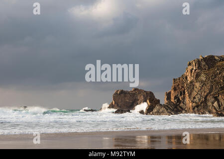 Les vagues de l'Atlantique à Mangursta Beach sur l'île de Lewis dans les Hébrides extérieures. Banque D'Images