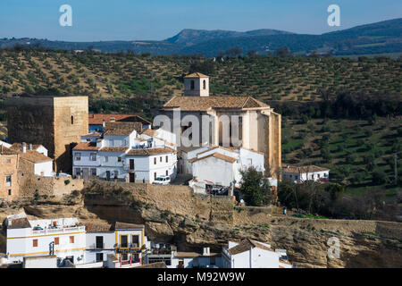 Setenil de las Bodegas, Espagne. Le 20 janvier 2018. Vue sur le Village Blanc Setenil de las Bodegas Banque D'Images