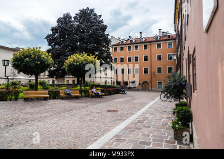 Innsbruck, Autriche - Août 9, 2017 dans le centre-ville historique de Domplatz Banque D'Images