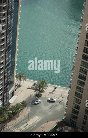 Des taxis sont disponibles à la Marina de Dubaï, Émirats arabes unis Banque D'Images