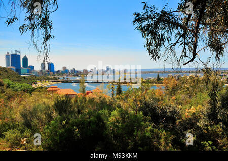 Sur la ville de Perth et la rivière Swan de Kings Park et le Jardin botanique de l'ouest de l'Australie Banque D'Images