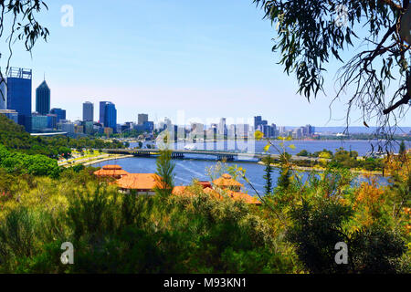 Sur la ville de Perth et la rivière Swan de Kings Park et le Jardin botanique de l'ouest de l'Australie Banque D'Images