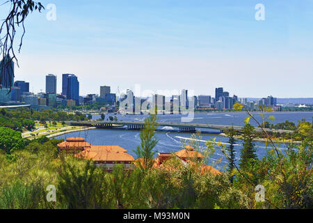 Sur la ville de Perth et la rivière Swan de Kings Park et le Jardin botanique de l'ouest de l'Australie Banque D'Images