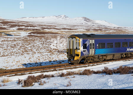 En train Scotrail Sutherland, Highland Ecosse Banque D'Images