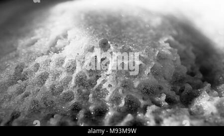 Résumé paysage extraterrestre. Le bicarbonate de soude ; vinaigre réaction chimique produit ; l'acétate de sodium ; hot ice. Banque D'Images